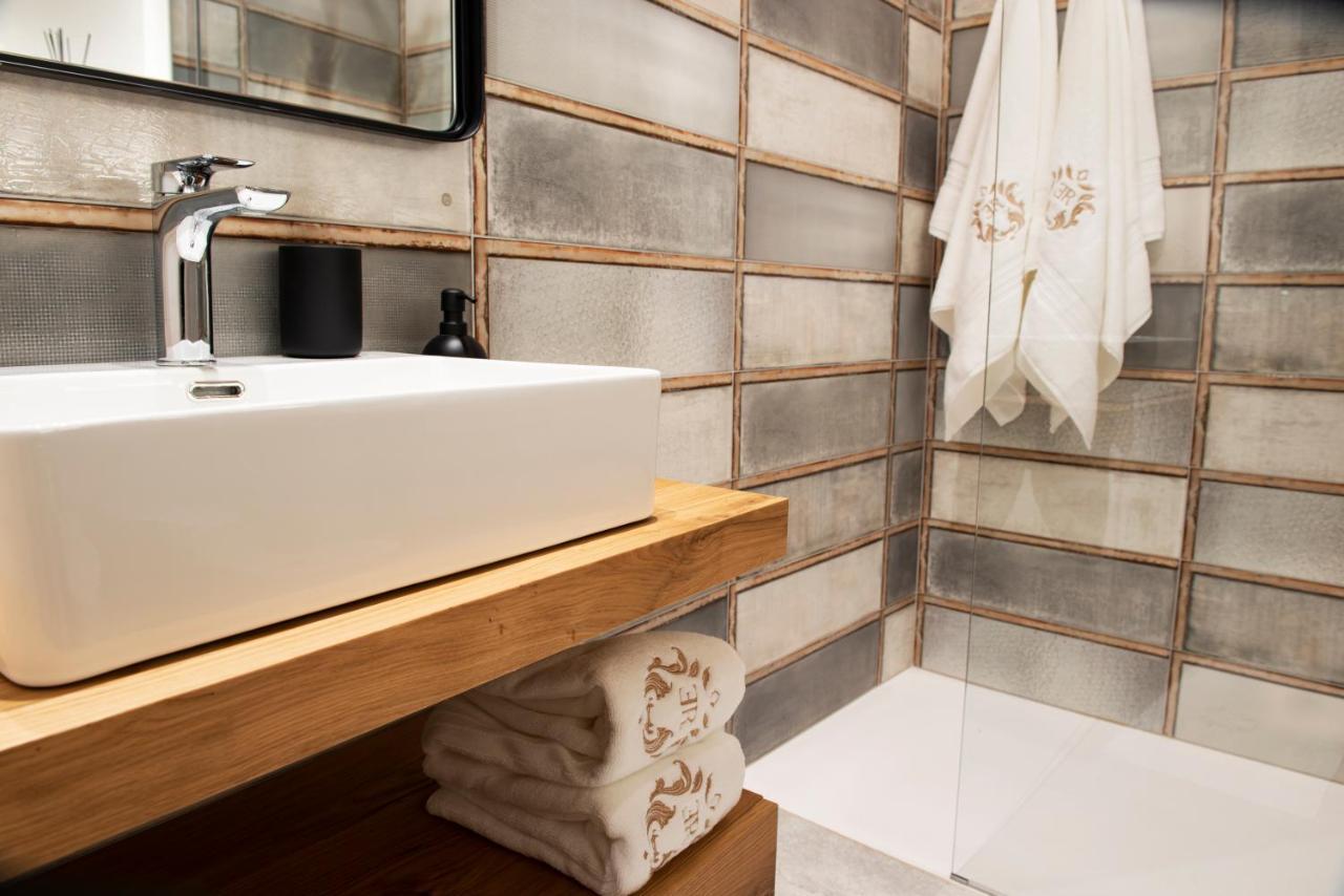 Elegance Room - Aparta & Suite - Automatized Apartment Bassano del Grappa Buitenkant foto
